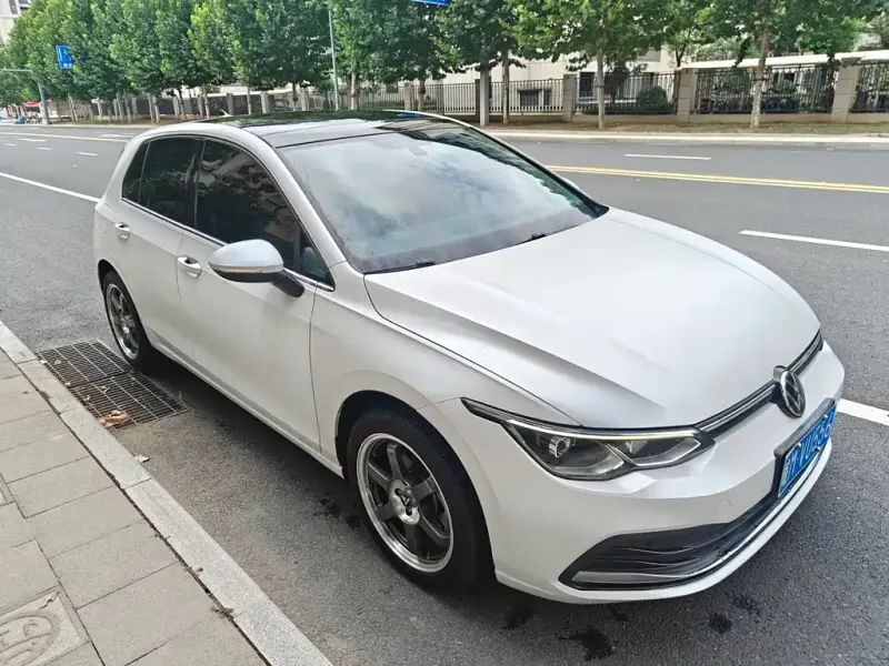 Volkswagen Golf, 2022