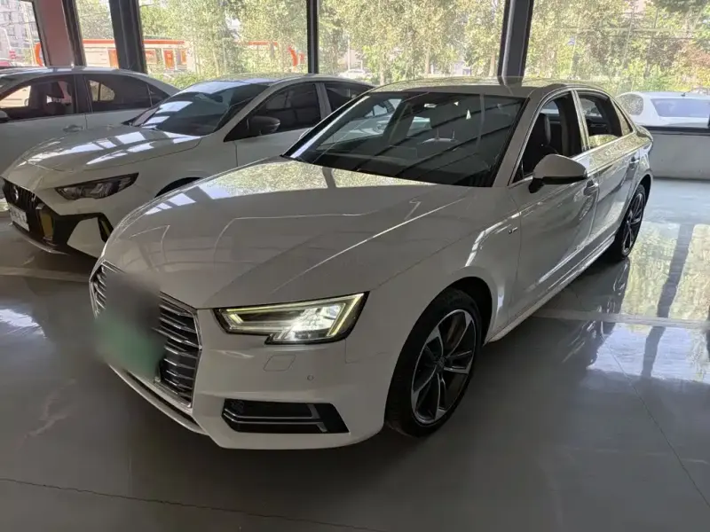 Audi A4L, 2017