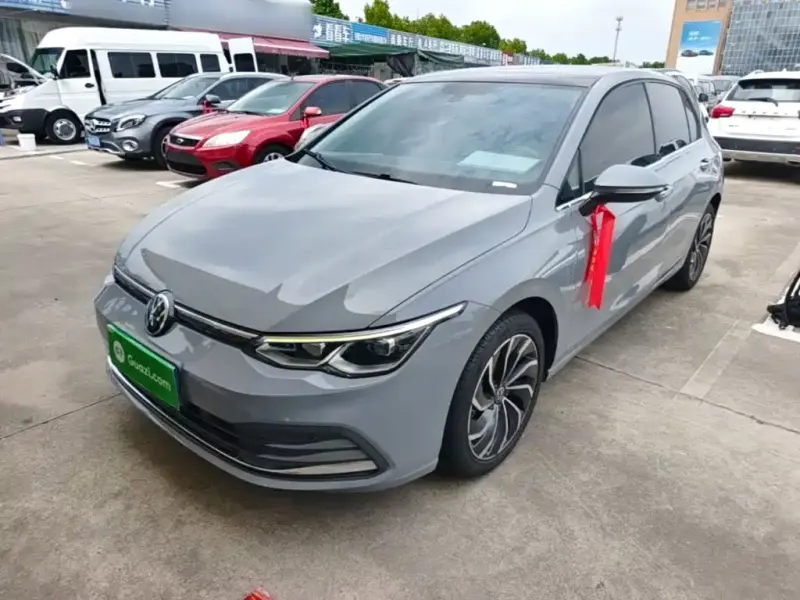 Volkswagen Golf, 2022