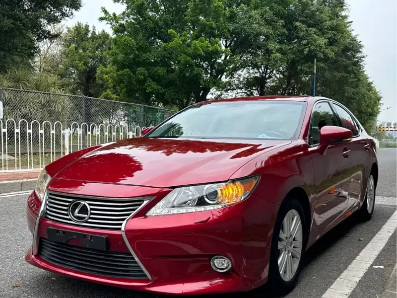 Lexus ES, 2014
