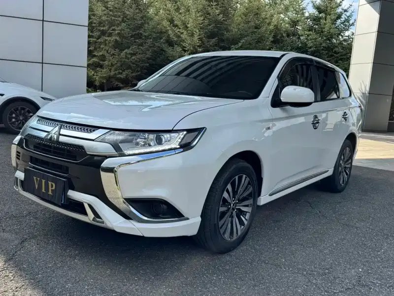 Mitsubishi Outlander, 2022