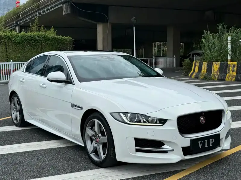 Jaguar XE, 2016