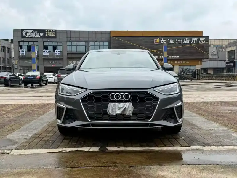 Audi A4L, 2021