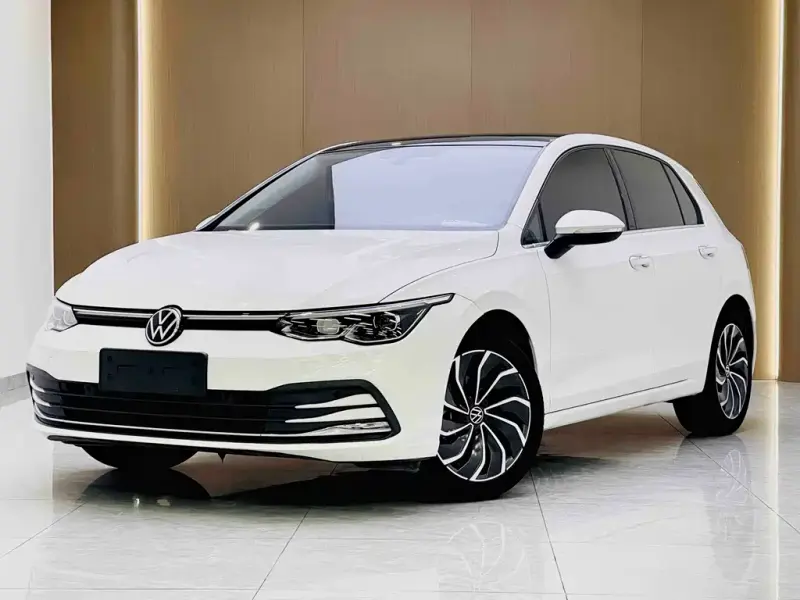 Volkswagen Golf, 2022