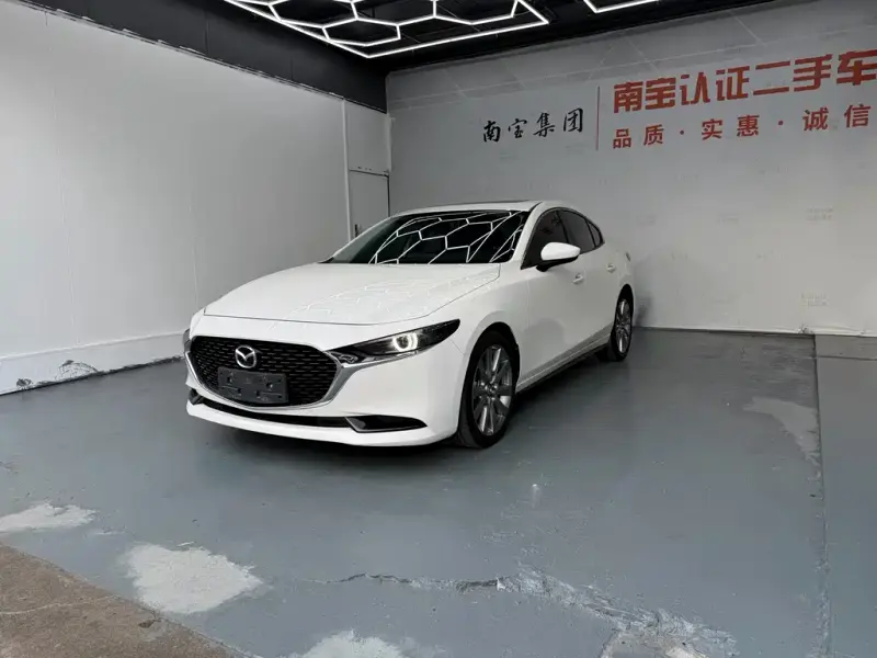 Mazda 3 Axela, 2024