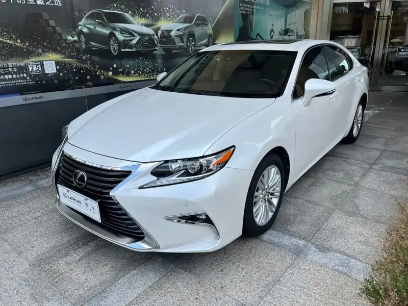 Lexus ES, 2017