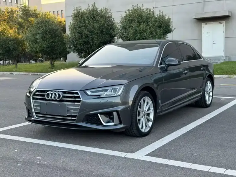 Audi A4L, 2020