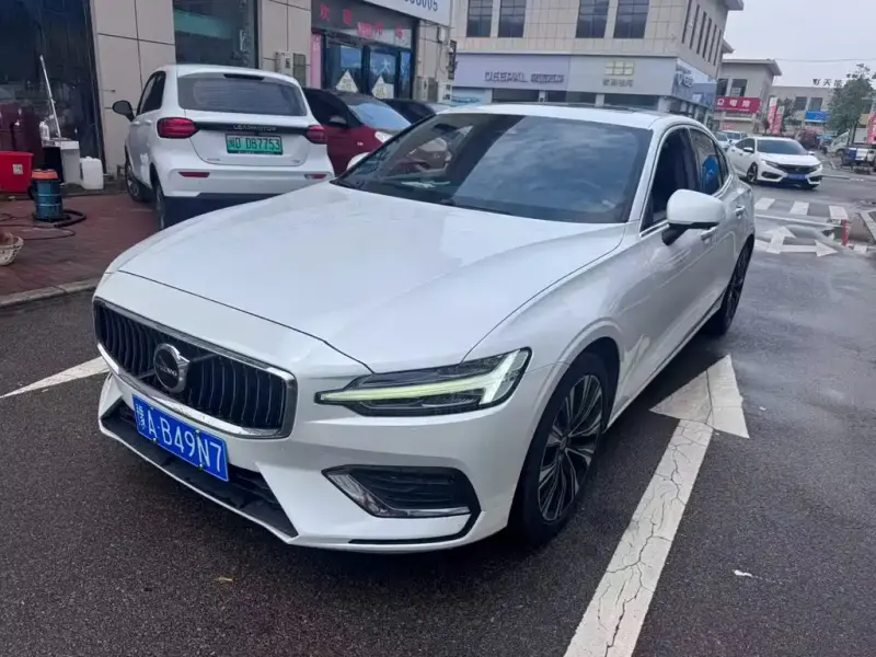 Volvo S60, 2023