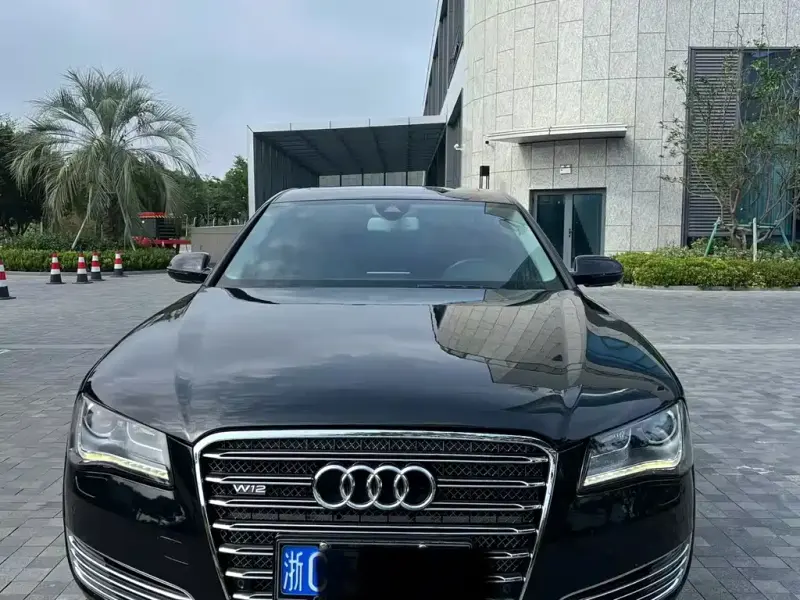 Audi A8, 2012