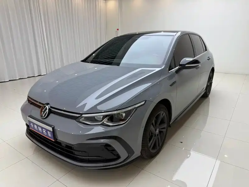 Volkswagen Golf, 2022