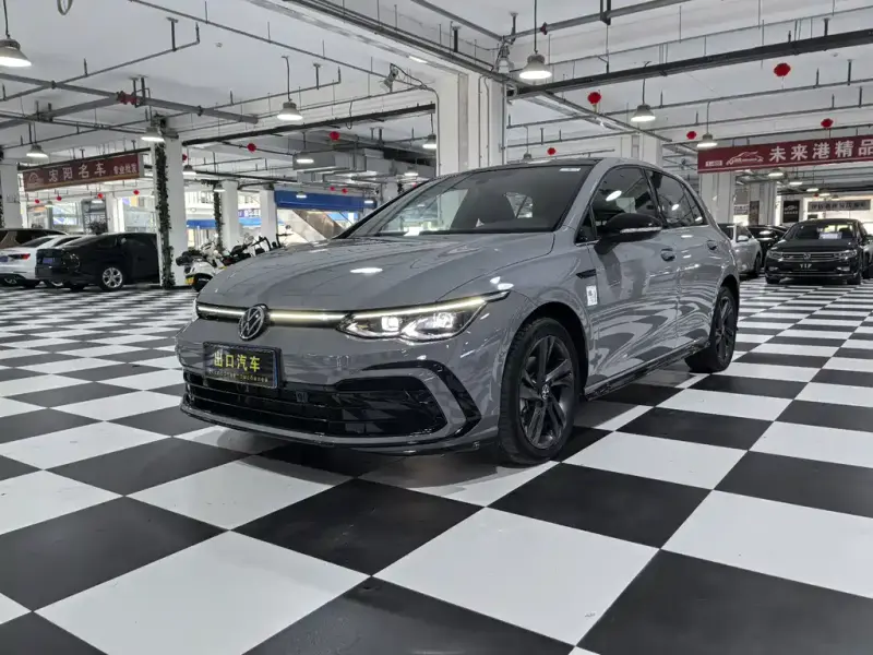 Volkswagen Golf, 2023