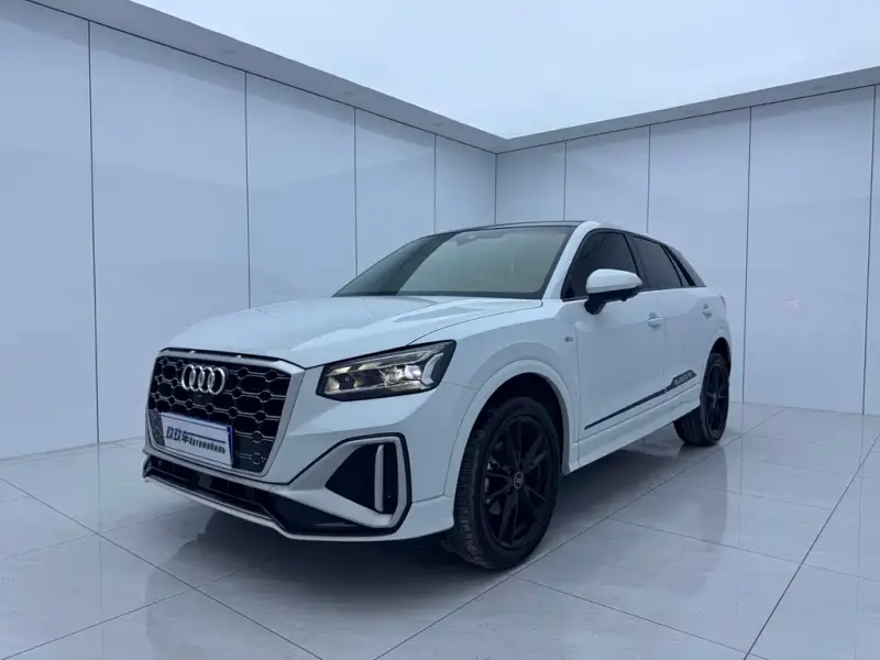 Audi Q2L, 2022