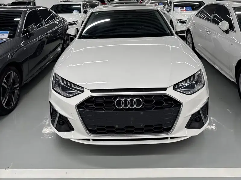 Audi A4L, 2023