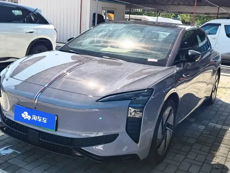 Hongqi EH7, 2025