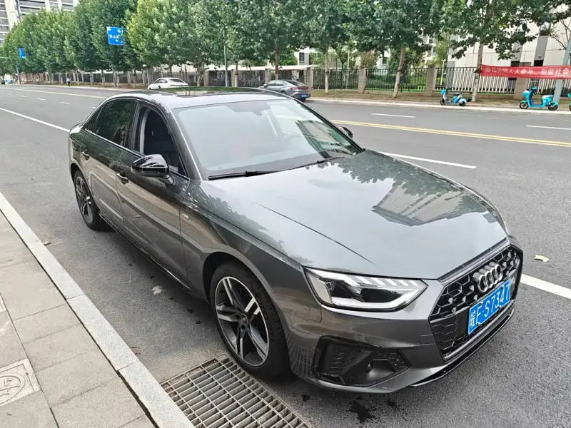 Audi A4L, 2022