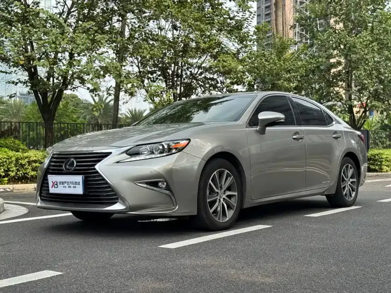 Lexus ES, 2016