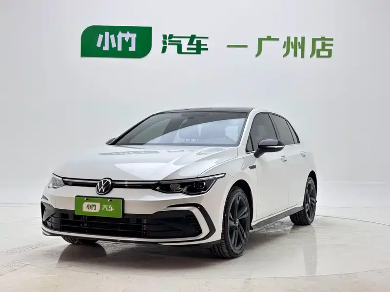 Volkswagen Golf, 2023