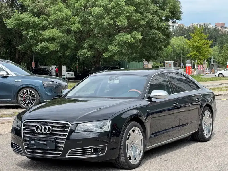 Audi A8, 2013