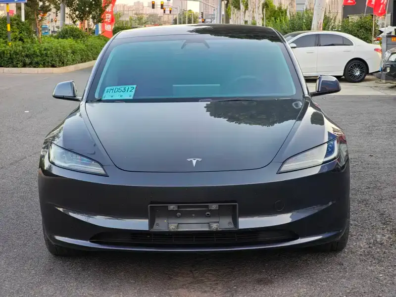 Tesla Model 3, 2024