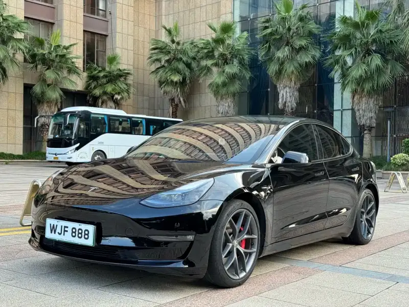 Tesla Model 3, 2022