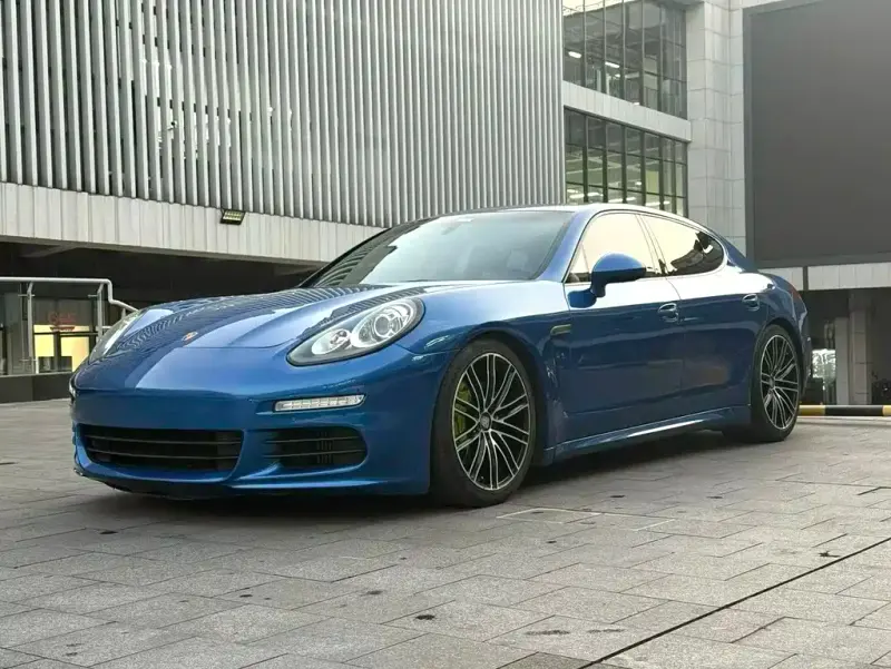 Porsche Panamera, 2015