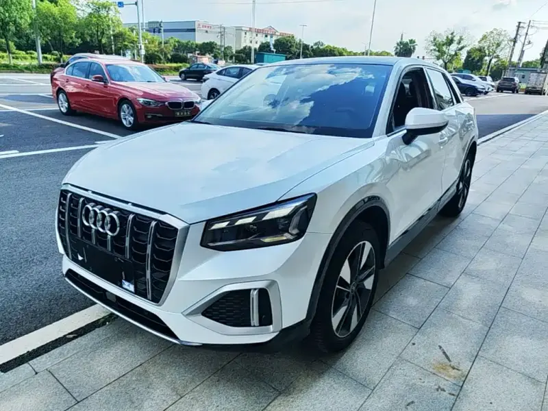 Audi Q2L, 2021