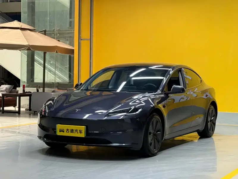 Tesla Model 3, 2024