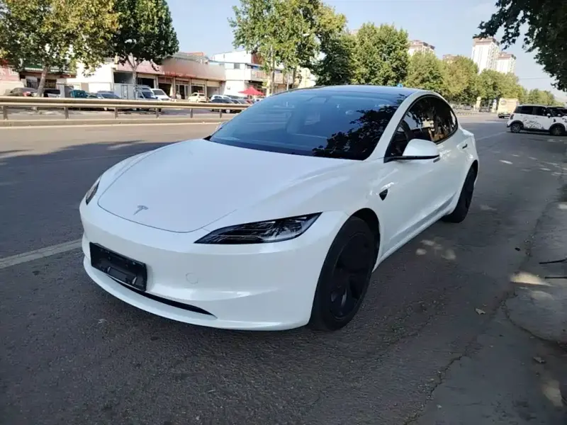 Tesla Model 3, 2025