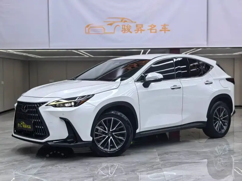 Lexus NX, 2023