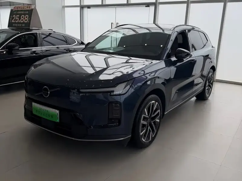 Volvo XC70 PHEV, 2025
