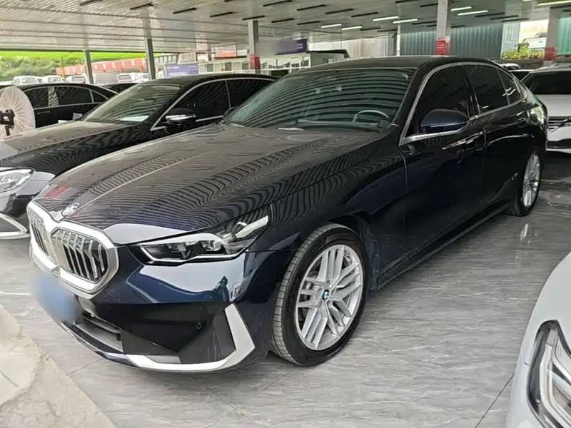 BMW 5 Series BMW 5 Series 2025 525Li Luxury Package, 2025 — фото 1