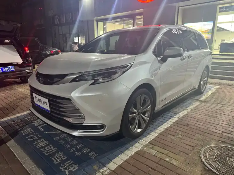 Toyota Sienna, 2024