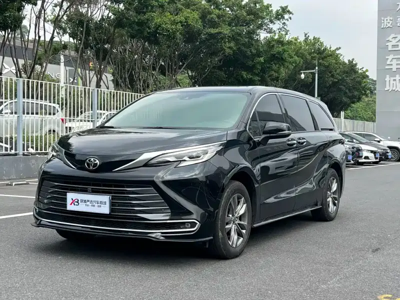 Toyota Sienna, 2025