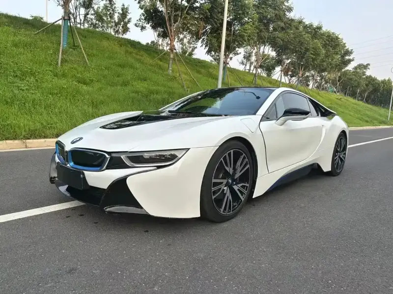 BMW i8, 2016