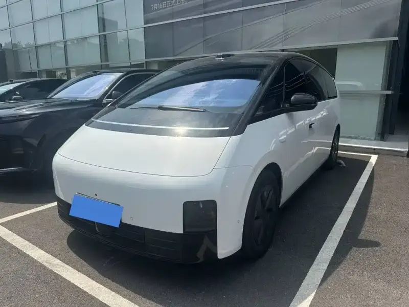 Li Auto Li MEGA, 2025