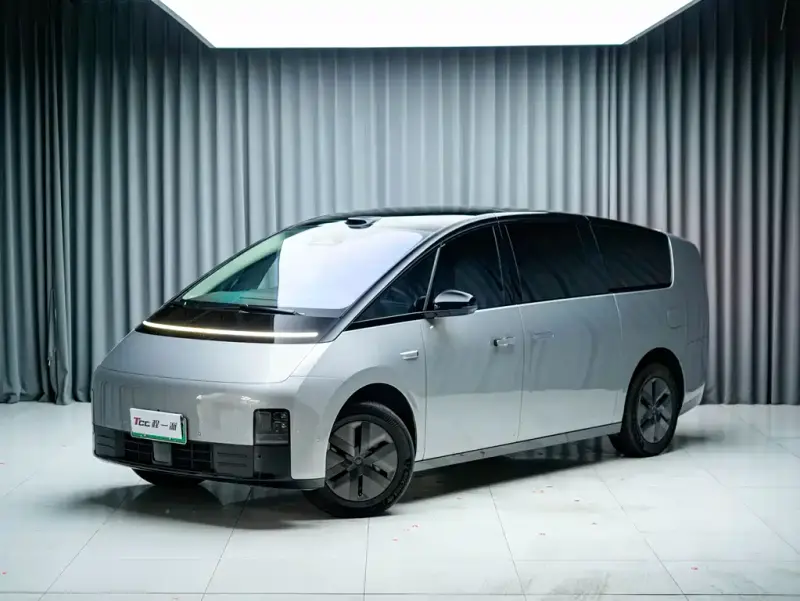 Li Auto Li MEGA, 2025