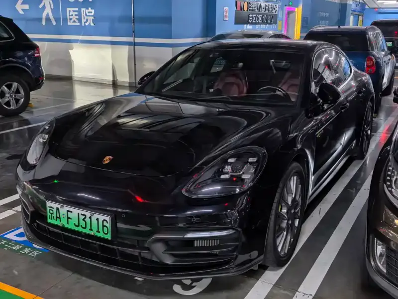 Porsche Panamera Hybrid, 2022