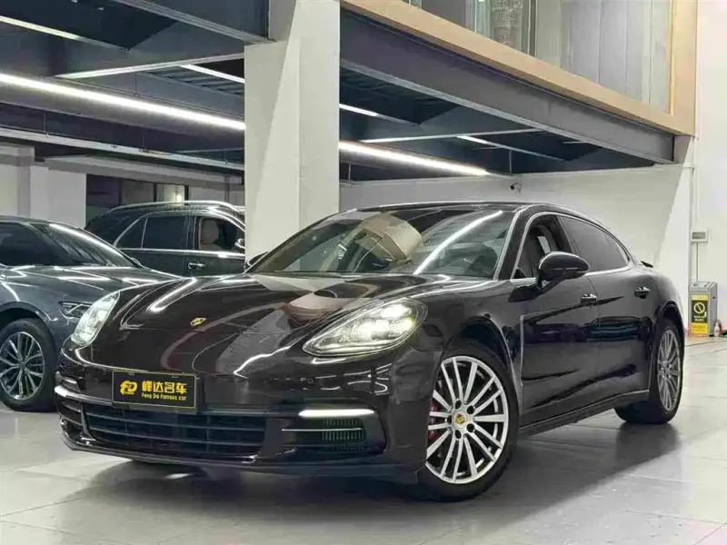 Porsche Panamera, 2019