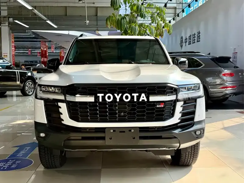 Toyota Land Cruiser, 2025