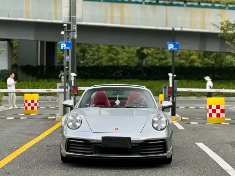 Porsche 911, 2023