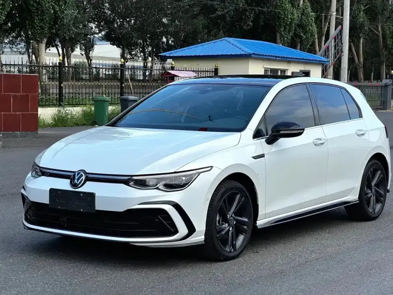 Volkswagen Golf, 2022