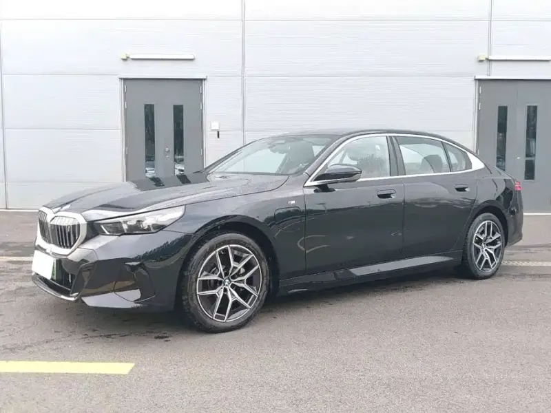 BMW i5, 2025