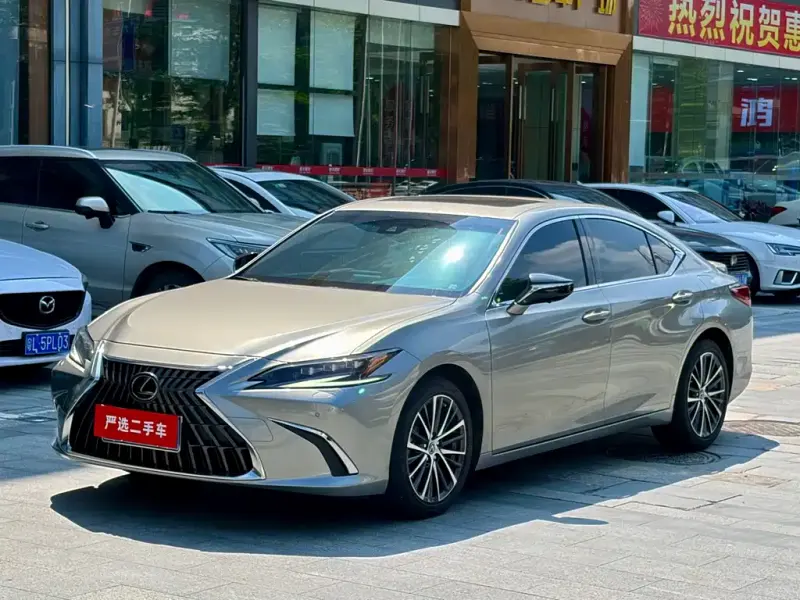 Lexus ES, 2024