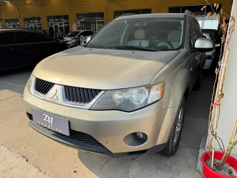 Mitsubishi Outlander (Import), 2008