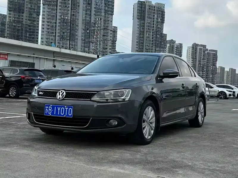 Volkswagen Sagitar, 2014