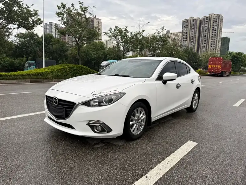Mazda 3 Axela, 2015