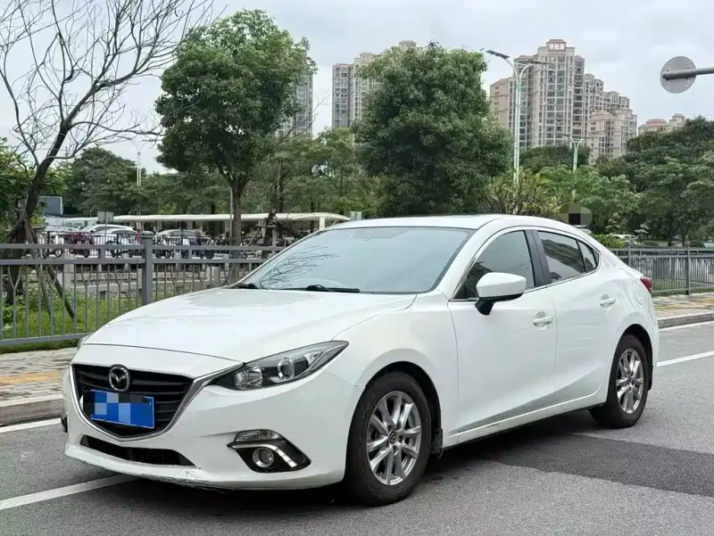 Mazda 3 Axela, 2015