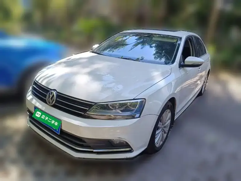 Volkswagen Sagitar Volkswagen Sagitar 2015 1.6L Auto Comfort Type, 2015 — фото 1