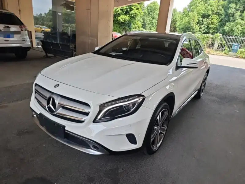 Mercedes-Benz GLA, 2015