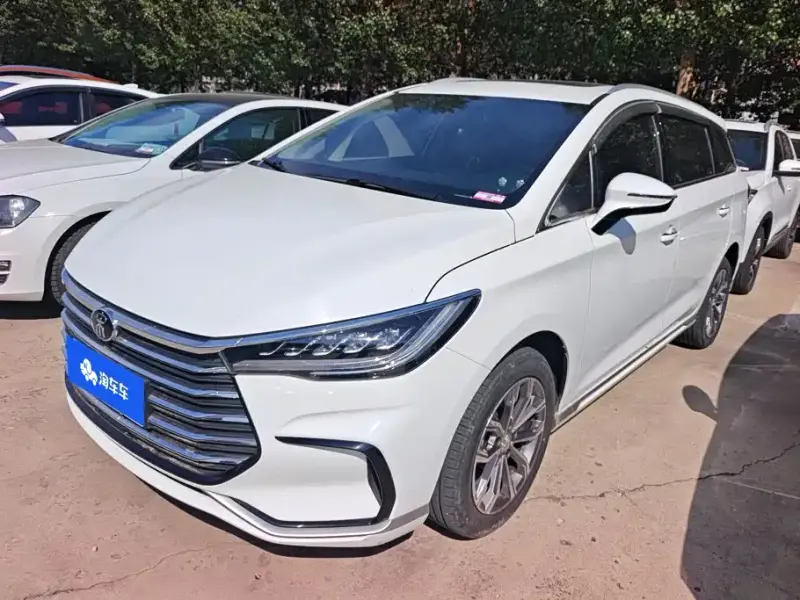 BYD MAX, 2022